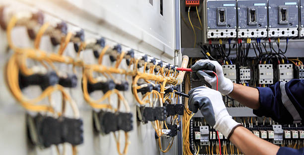 Professional Electrician technician working in Gridley, IL